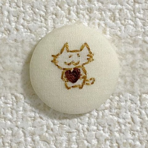 【B品】ねこさんのバレンタイン【くるみボタンブローチ】