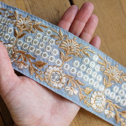 1mカット済【インド刺繍リボン】シルク　刺繍　リボン　りぼん   【ライトブルー】