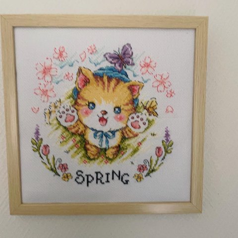 Spring cat🐱クロスステッチ刺繍額