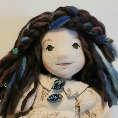 ヨーロピアンウオルドーフ❣️ぎゅーってしたくなるネ。入学のお祝い。お誕生日。大人にもお子さんにも長い、長いお付き合いのお友達になってくれます。オーガニックコットンで縫い上げた、手作りのお人形です。