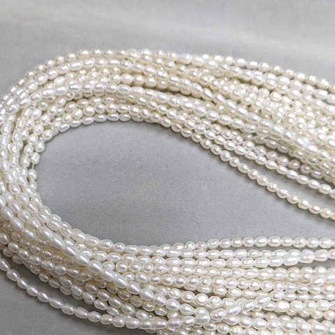 淡水真珠2.5-3.5mm　ホワイト系ライス　40cm連