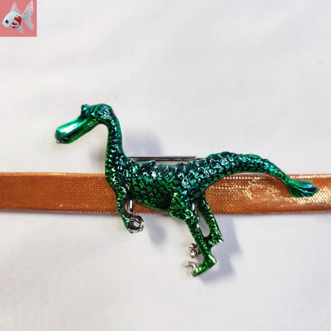 ◆恐竜の帯留め飾り②　グリーン