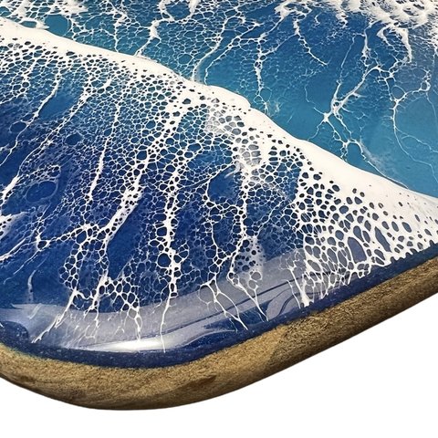 木製カッティングボード　楕円形　アカシア　波　波アート　 oceanアート　宮古島　ルームガイド　名入れ　まな板　案内板　キャンプ　パーティ　オンリーワン　レジンアート　リバーテーブル