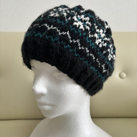 手編みニット帽　(リサイクル毛糸使用)