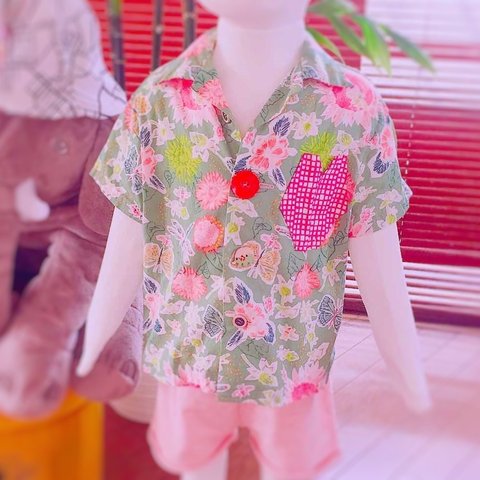 花と昆虫柄さわやかアロハシャツ　kids alohashirt