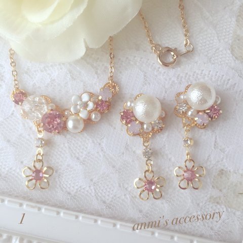 【1】箱発送 お花 可愛い ライトローズ♡ピアス*ネックレス