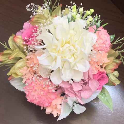 ダリアとコスモスの花かごアレンジ💐