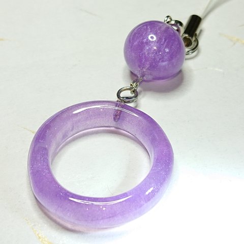 紫のパール風スマホリングストラップ（蓄光入り）