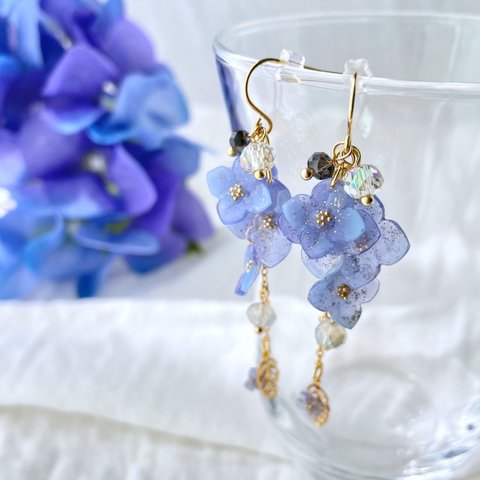 色が変わる紫陽花イヤリング/ピアス ٭❀* 淡いグラデーション 揺れる大人可愛い耳飾り 華やか 軽い レインコーデ