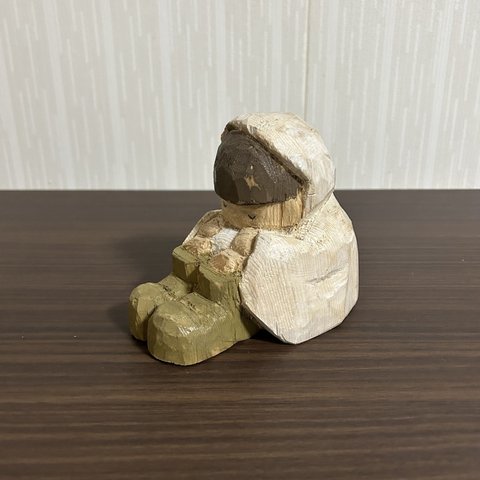 置物 人形 オブジェ 立体物 インテリア 木彫 アート 《ママの長靴》