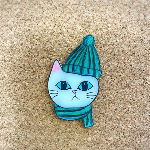 猫　冬　ピンバッジ　ブローチ　ピンバッチ　ピンバッヂ　ネコ　ねこ　キーホルダー　チャーム　アクセサリー　ピアス　イヤリング　かわいい　黒猫　白猫　ハチワレ　クリスマス　サンタ　トナカイ　グレー