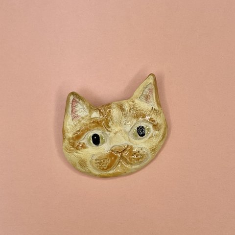 ●陶芸 ブローチ 猫【茶トラ 】