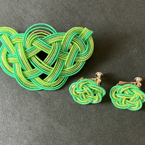 水引きアクセサリー　バレッタとイヤリングのセット　グリーン  Green hair accessory with earrings 