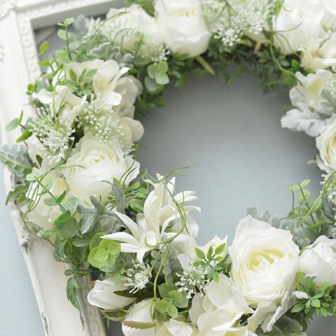 ホワイトグリーンのナチュラルリース　両親贈呈品　ウェルカムリース　ウェルカムボード装花　お祝い　ギフトにも