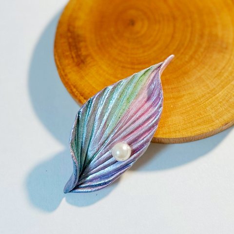ブローチ「天使の羽」淡ピンク⑦ コサージュブローチ おしゃれ 普段使い かわいい  手作り 木の葉ブローチ