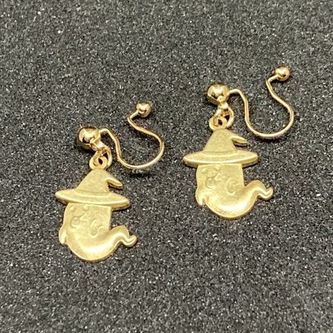 【セット販売】ハロウィン　👻オバケ👻　オメガ型ノンホールイアリング　-earrings-