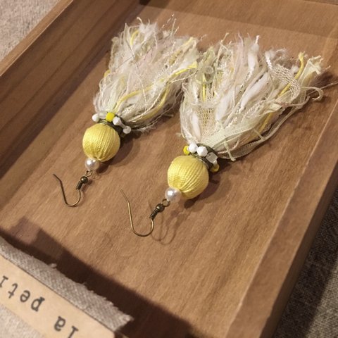 『mimosa』○1点物タッセルピアス○