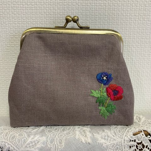 44.アネモネ　刺繍のがまぐちポーチ　