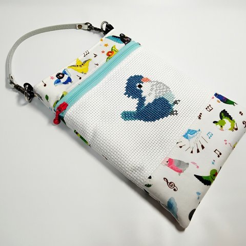 ＜もっと＊ことり＞オキナインコ刺繍スマホポーチ　ポシェット