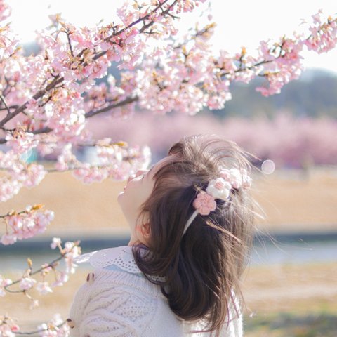 キッズカチューシャ 子供 ヘアアクセサリー 花柄 春 桜 手編み ピンク 