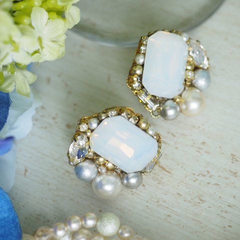 Whiteopal×silver ビジューイヤリング