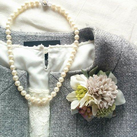 “bouquet”  コサージュ or 髪飾り white×gray