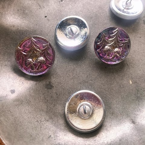【1コずつ販売】#czechglass#czech button#チェコボタン　forest mushroom森のきのこ18㍉　iridescent light purple/silver 金具型