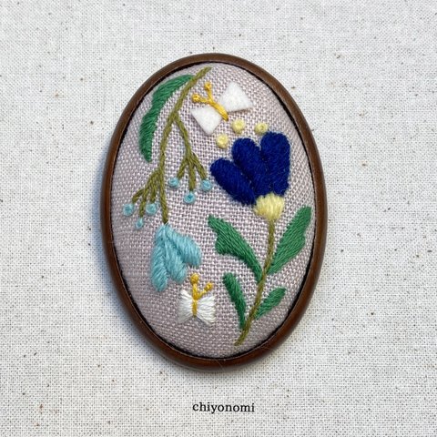 花の刺繍ブローチ　C-ベージュ