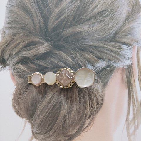 くすみピンクヘアクリップ