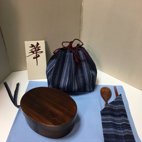 一点物＂七点セット　漆弁当箱　贈り物 和柄バッグ メンズ小物入れバッグ  お弁当箱バッグ  ランチョマット ポケット付き　木製、スープン、ホーク  、お箸　ゴムバンド   