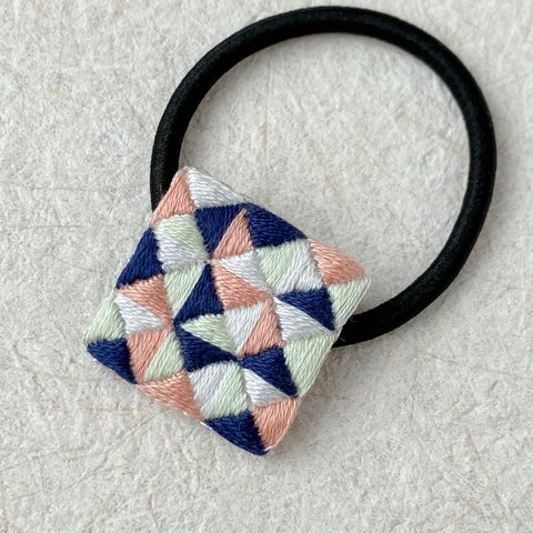 刺繍ヘアゴム　　"kaku"