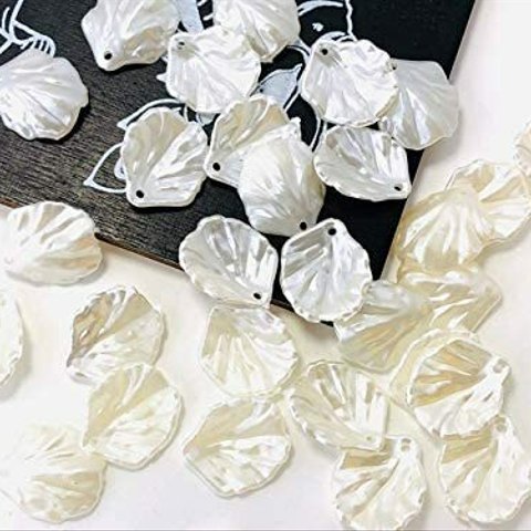 💛値下げしました！シェル風花びら　アクリルパーツ※オフホワイト30枚入り