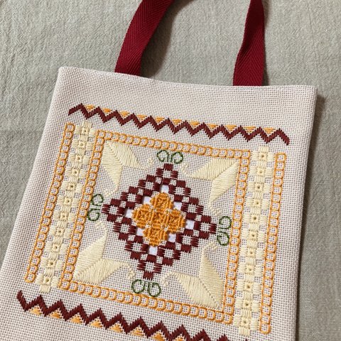 ハーダンガー刺繍のプチお出かけバッグ7