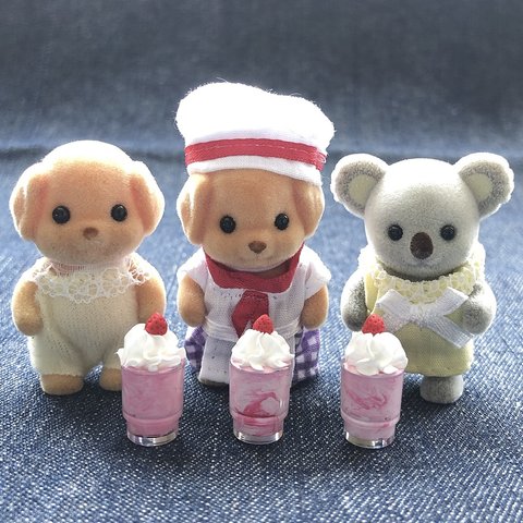 シルバニアの赤ちゃん用サイズ＊ミニミニストロベリーシェイクフラペチーノ🍓＊ミニチュア