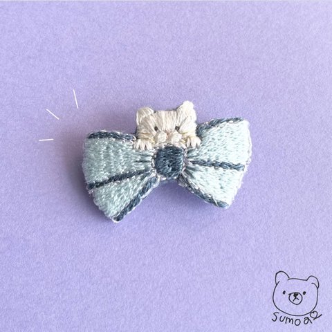 リボン猫＊刺繍ブローチ𝑩𝑳𝑼𝑬