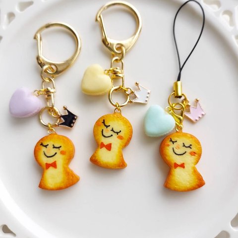 みまもりちゃんのFakesweets♡おまもり♡ ［　可愛い　キャラクター　プレゼント　贈り物　キーホルダー　ストラップ　フェイクスイーツ　スイーツ　お菓子　マカロン　ハート　カラフル　］