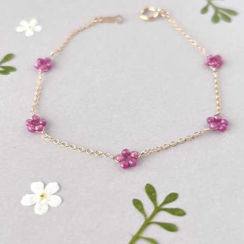 『可憐なお花〜jolie fleur〜✿︎』小粒ナチュラルルビーのお花ブレスレット　14kgf