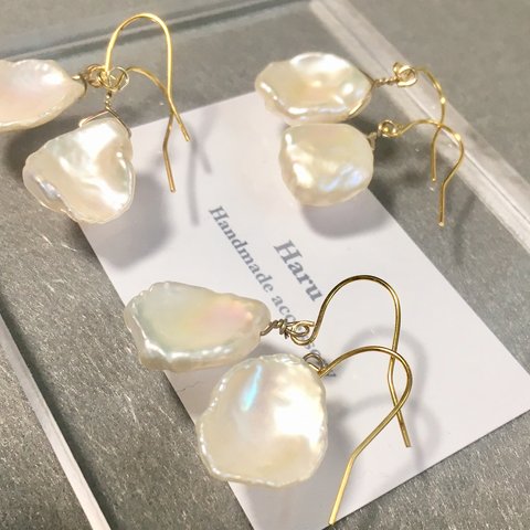 ＊送料無料＊petal keshi pearl 花びら ケシパールのフックピアス＊