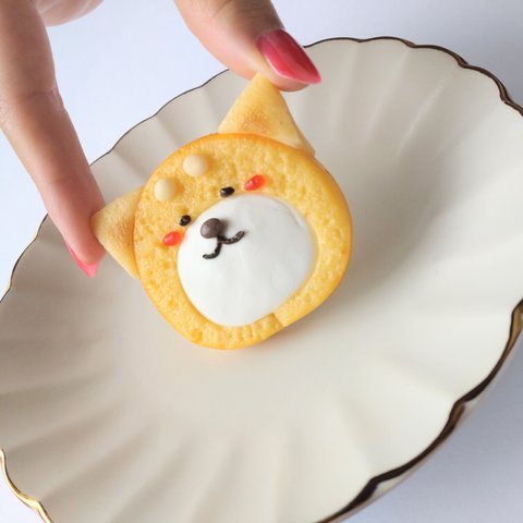 柴犬　ロールケーキ