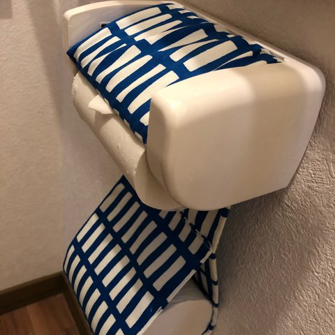 北欧調のトイレットペーパーホルダー 再販