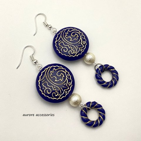 blue pierced earrings　ブルー　個性的　揺れる　丸　ネイビー　模様　ゴールド　