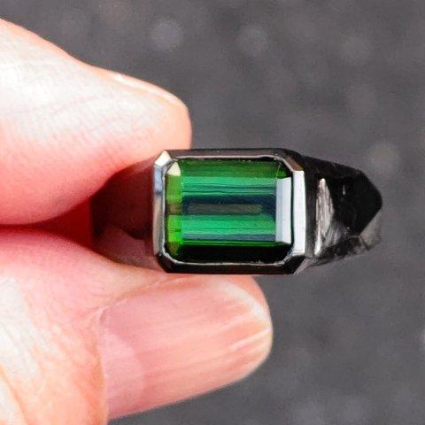 グリーントルマリン　2.5ct　ステップカット　ブラック印台　シルバーSV925リング