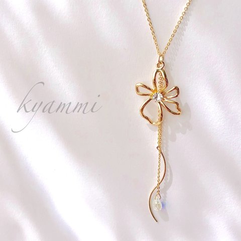 gold flower & rhinestone long necklace