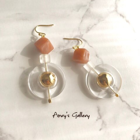 clear round × coral