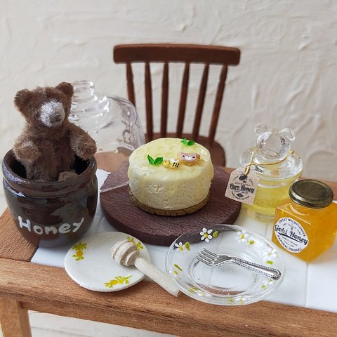 ミニチュア　ハニーポットくまちゃん🐻とはちみつケーキ🍯セット