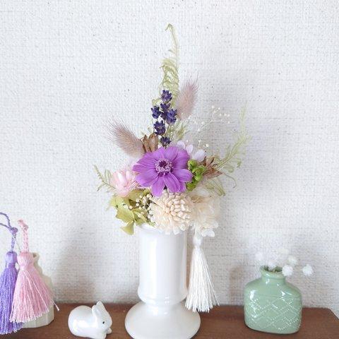 お供え・仏花…ブーケタイプ（花器付き）（タッセル別売）／ラベンダー系