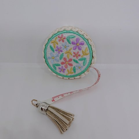 マカロンメジャー  刺繍  小花模様  ライトグリーン