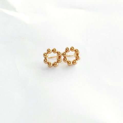 Gold × Swarovski Pearl × circle : ノンホールピアス