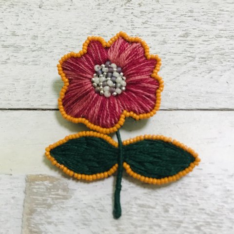 お花刺繍ブローチ＊