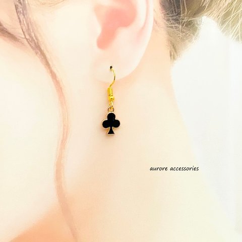 clover pierced earrings　クローバー　トランプ　ブラック　黒　シンプル　小ぶり　小さめ